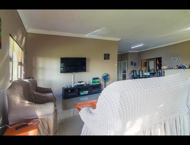 4 BEDROOM HOUSE FOR SALE IN SALMON BAY